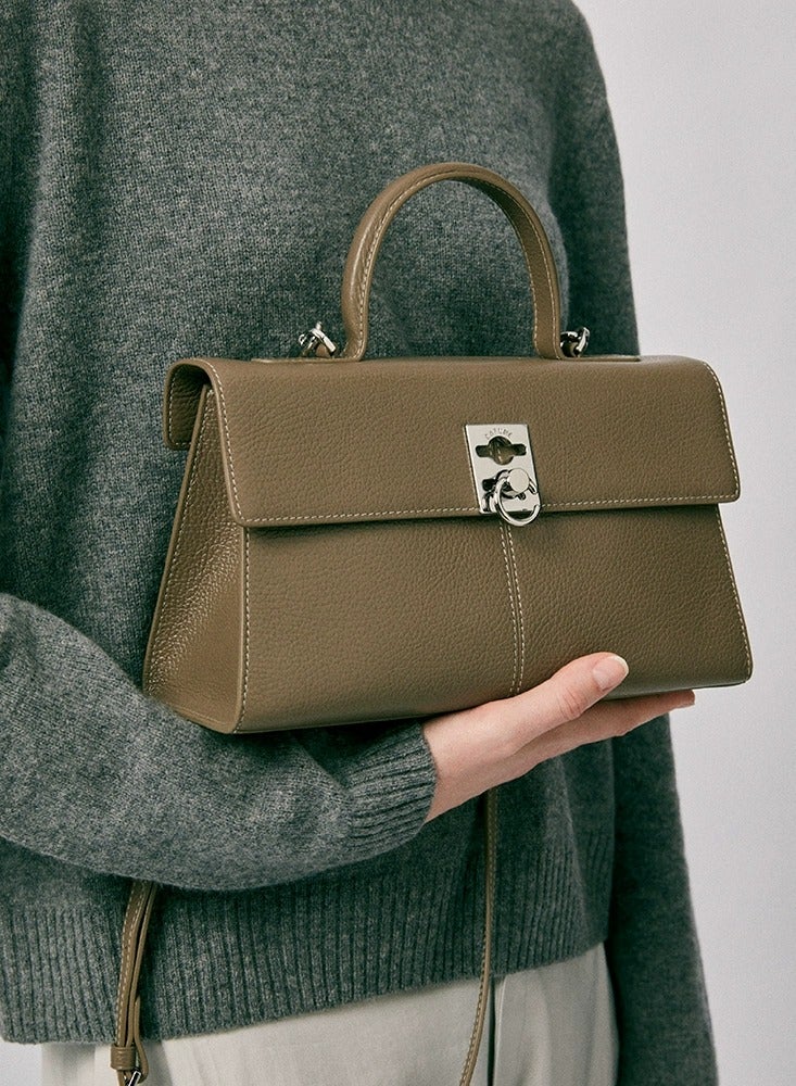 CF Classic Medium Tote Crossbody Bag - Image 4