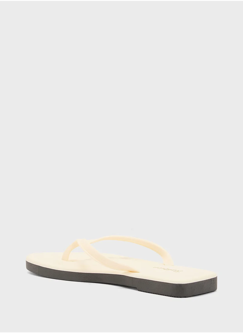 ايلا Thong Flat Sandal