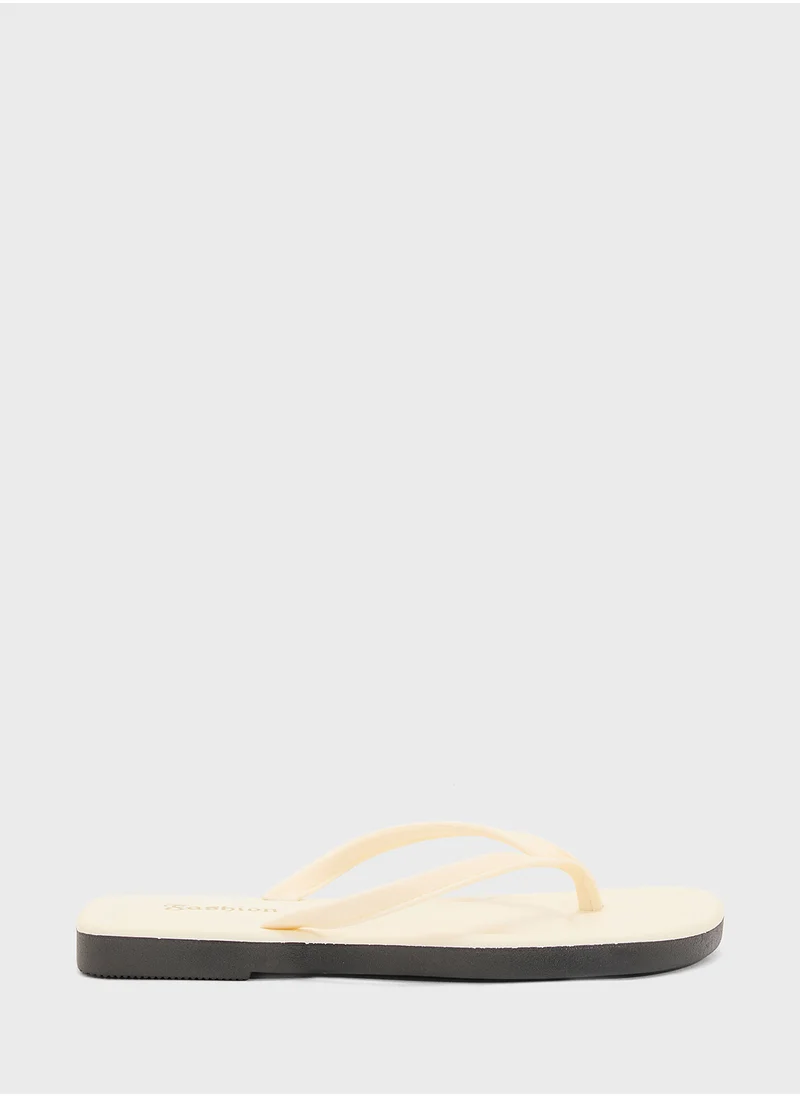 ايلا Thong Flat Sandal