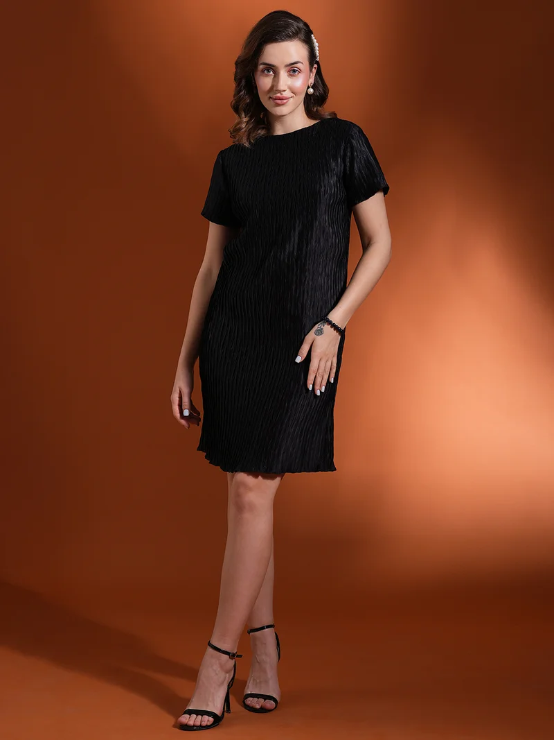 globus Globus Women Self Textured Round Neck Short Sleeves Sheath Dress