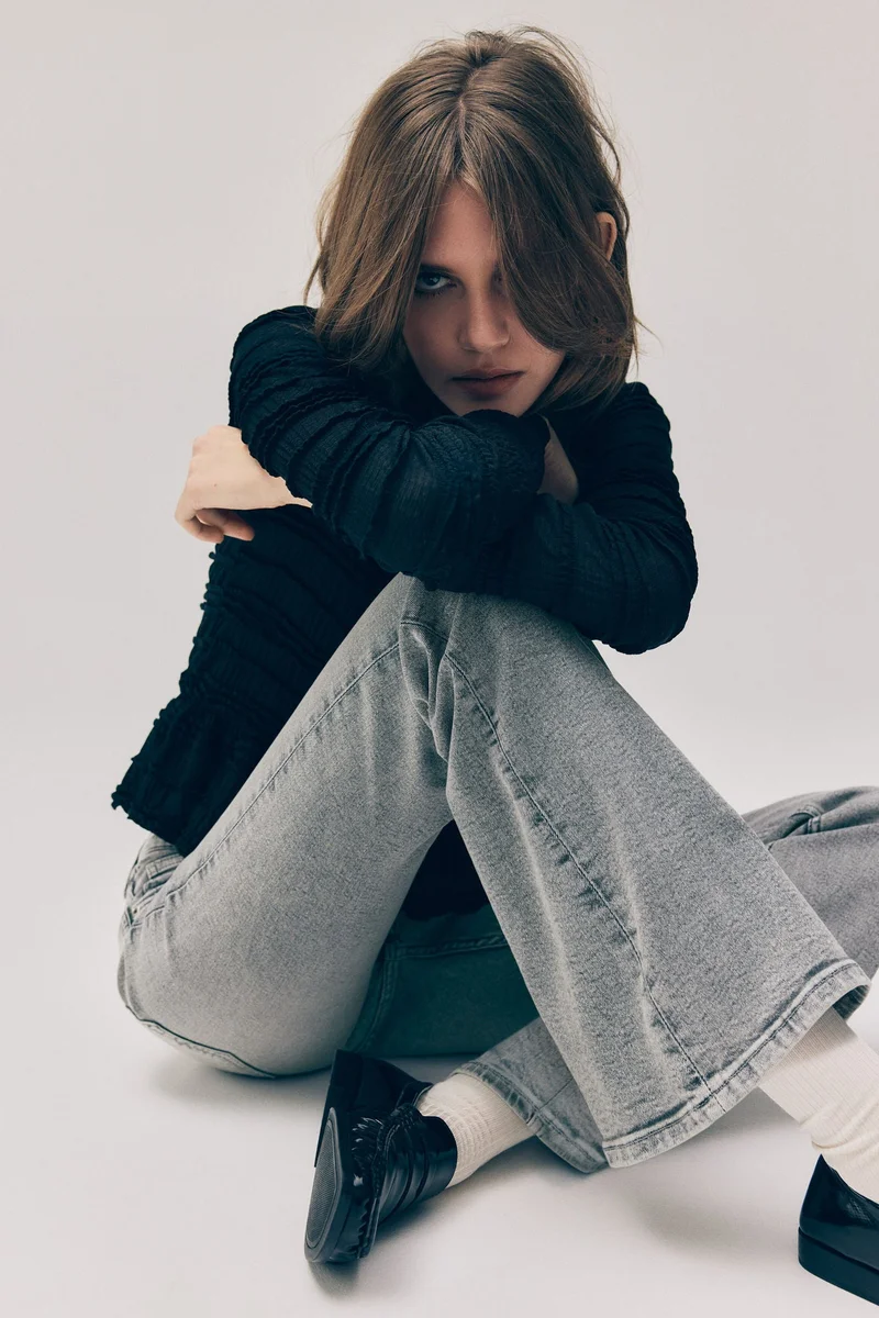 اتش اند ام جينز بقصة حافة واسعة وخصر منخفض