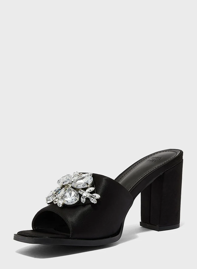 Jenny Fairy@ CCC Block Heel Sandals