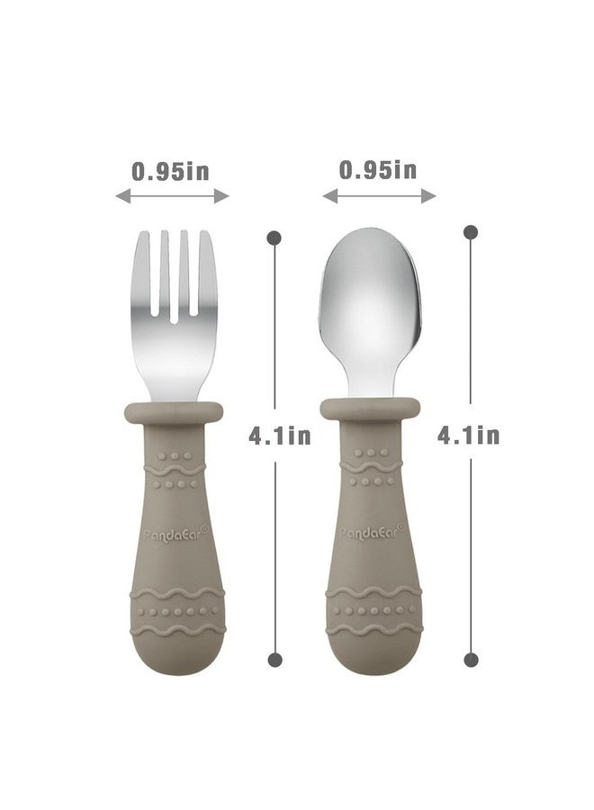 باندا إير مجموعة أطباق وأدوات مائدة للأطفال الصغار من باندا إير، 9 قطع، عبوة من 3 أطباق شفط للأطفال الصغار مع 3 ملاعق و3 شوك، طقم تغذية سيليكون للأطفال، أدوات مائدة أساسية لتناول الطعام للأطفال الصغار، مقاس واحد، بني كتان - Image 3