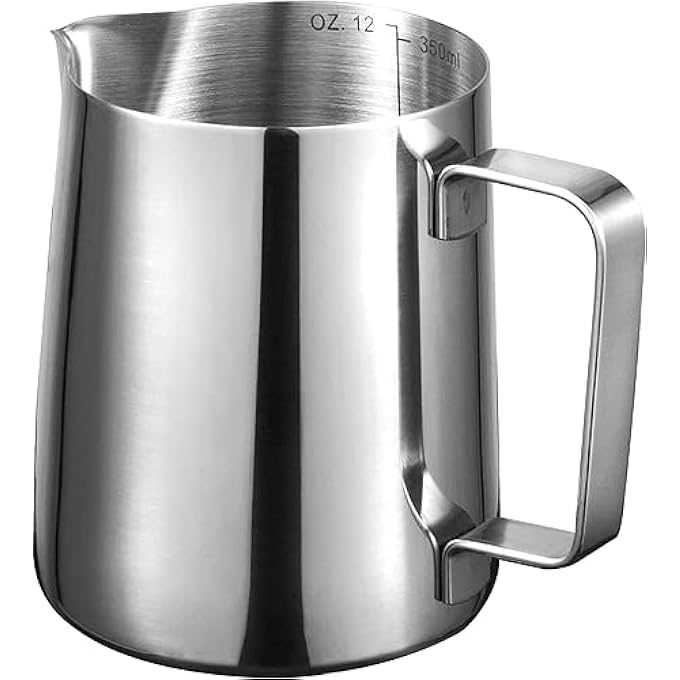 سكاي تاتش إبريق رغوة الحليب من الفولاذ المقاوم للصدأ سعة 350 مل، قياسات على كلا الجانبين من الداخل بالإضافة إلى قطعة قماش من الألياف الدقيقة مثالية لآلات الإسبريسو وخفاقات الحليب وفن لاتيه باللون الفضي - Image 1