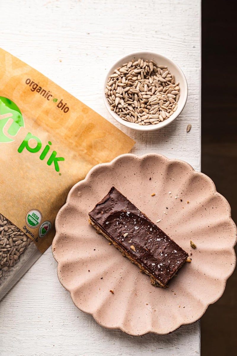Yupik Organic Sunflower Seeds, No Shell, 2.2 lb (35.2 oz), Non-GMO, Vegan, Gluten-Free, Kosher, Raw Seeds, Salt-Free, Oil-Free, Source of Fiber & Iron, Healthy Snack, Ideal for Baking & Topping - Image 4
