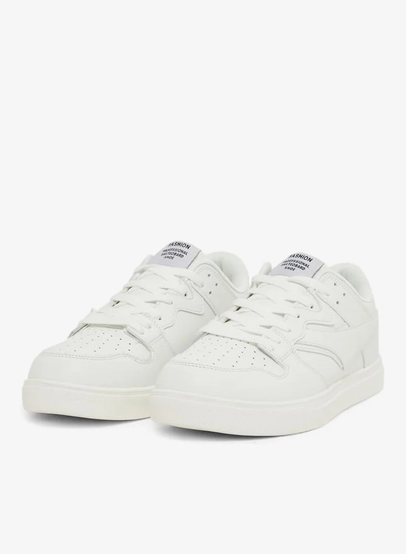 ستايلي اكتيف سنيكرز برباط بتصميم كورت روم منخفض