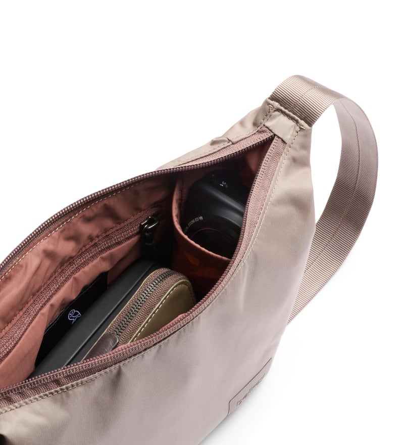 Bellroy Laneway Crescent Bag (everyday 2.5 liter mini crossbody bag with plenty of pockets and adjustable strap)' - Fawn - Image 5