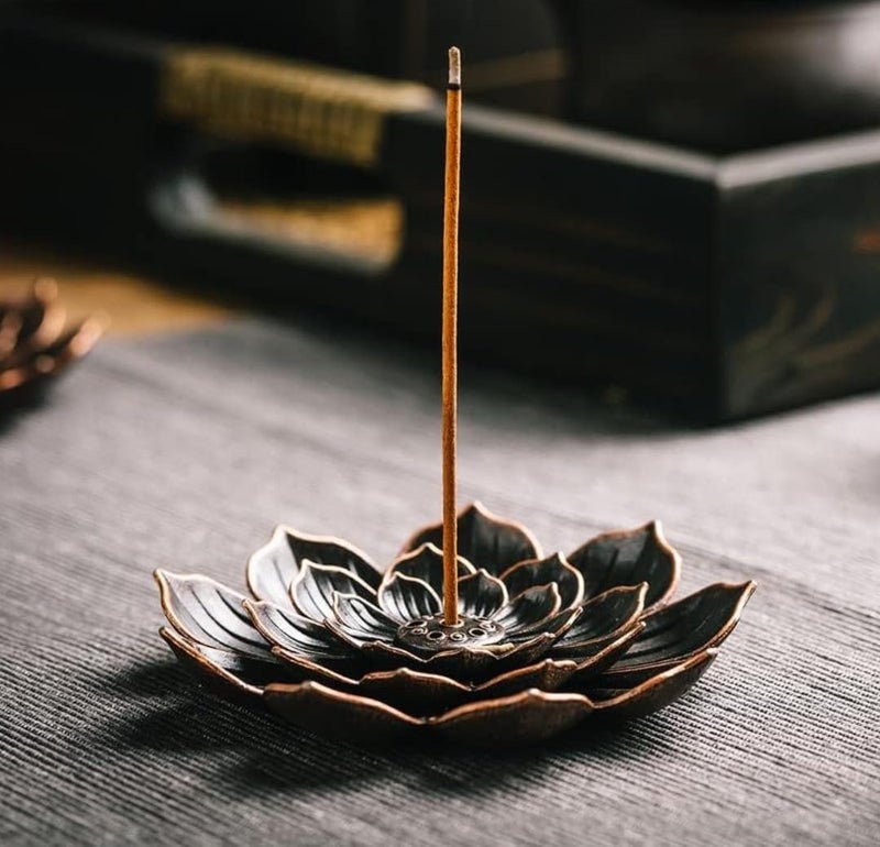 VRB DecTM 1 Pcs Incense Burner Incense Holder for Sticks Lotus Incense agarbatti Stand Holder and Detachable Ash Catcher Agarbatti Stand for Puja Showpiece for DiwaliPooja Decor Bronze