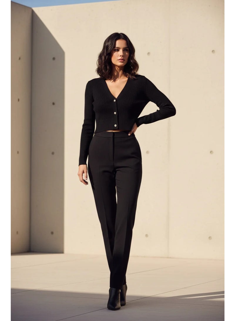 Women's V-Neek Croopped Cardigan - Image 1