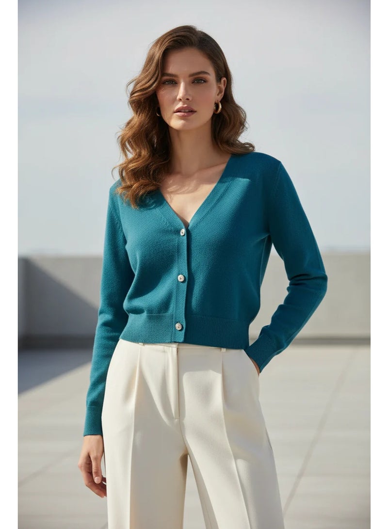 Women's V-Neek Croopped Cardigan - Image 5