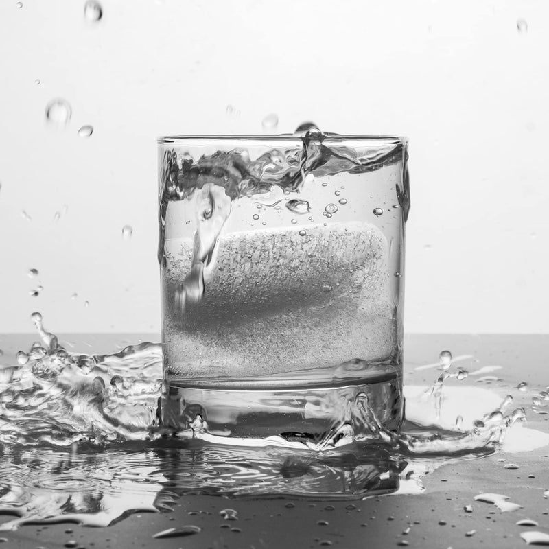 Nax Caki صينية مكعبات الثلج الكبيرة نكس كاكي مع غطاء، قالب مكعبات ثلج سيليكون كبير قابل للتكديس للكوكتيلات الويسكي، البوربون، الحساء، والحلويات المجمدة، سهل الإخراج خالي من BPA - Image 5