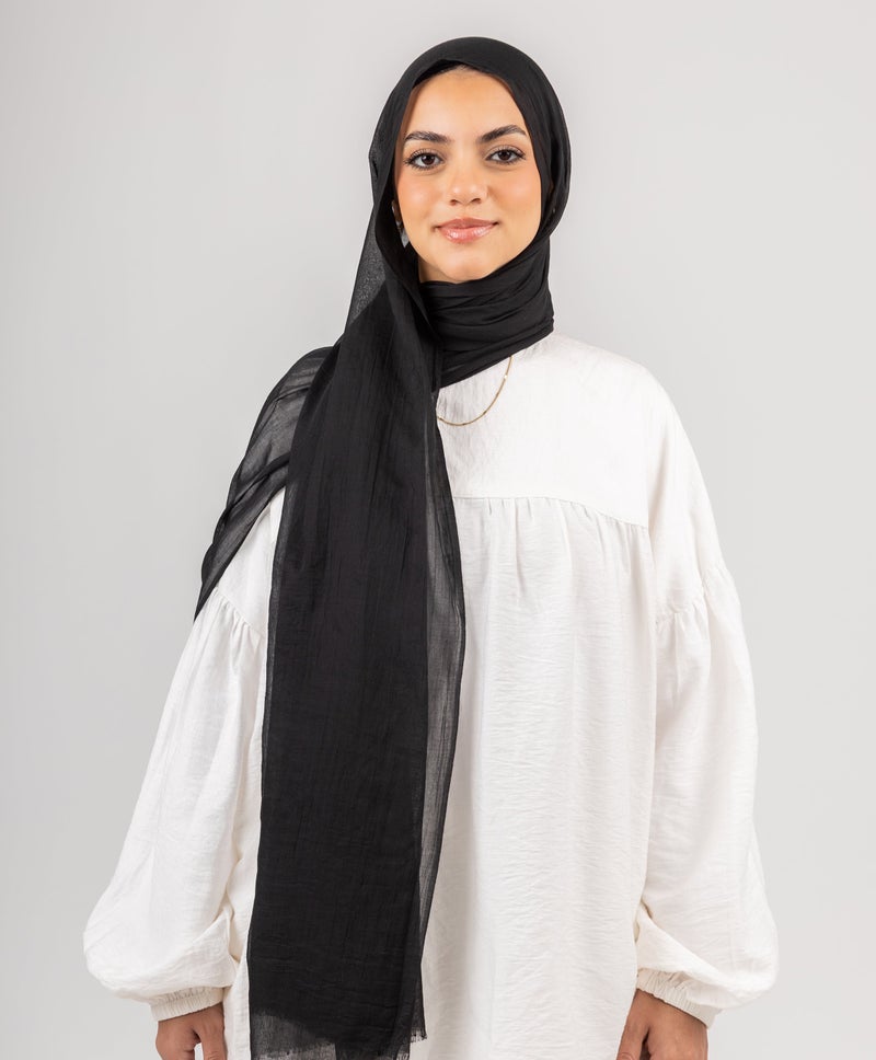 طرحة قطن أنيقة باللون الأسود