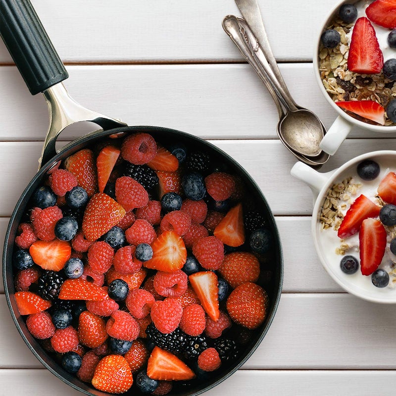 Circulon مقلاة ساوتيه من سيركولون أوريجنز مصنوعة من الألمنيوم المؤكسد الصلب مع غطاء، مقلاة غير لاصقة كبيرة الحجم متوافقة مع الغاز والتحريض 24 سم باللون الأسود - Image 2