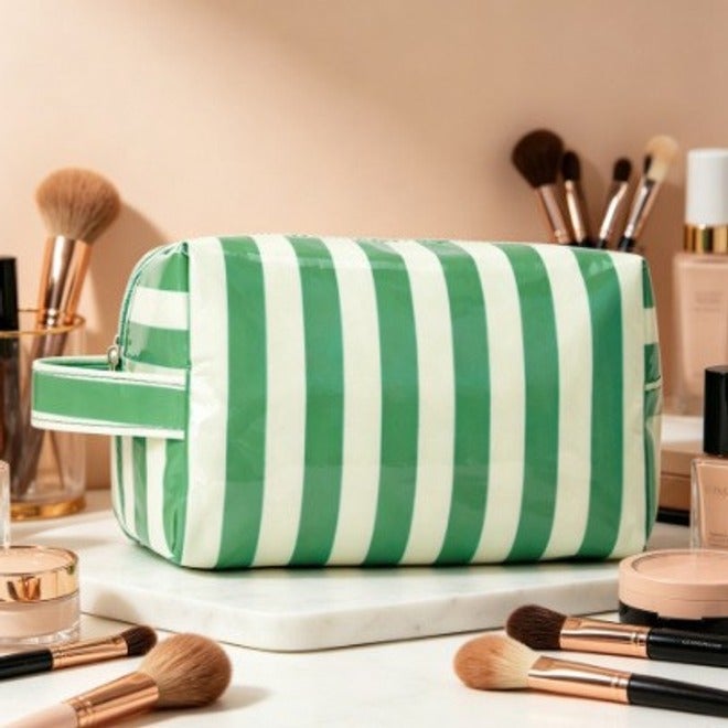 W Large Capacity Travel Cosmetic Bag with Striped Design, Portable Makeup Organizer for Women, Washable Polyester Storage Pouch - Image 4