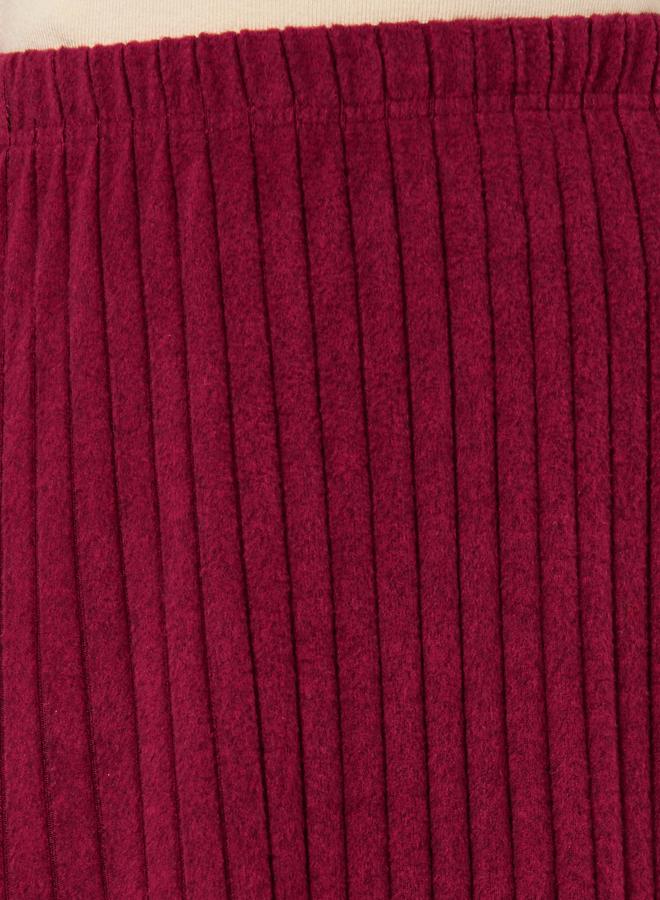 Styli Burgundy Solid Textured Knit Pleated Midi Skirt - Image 3
