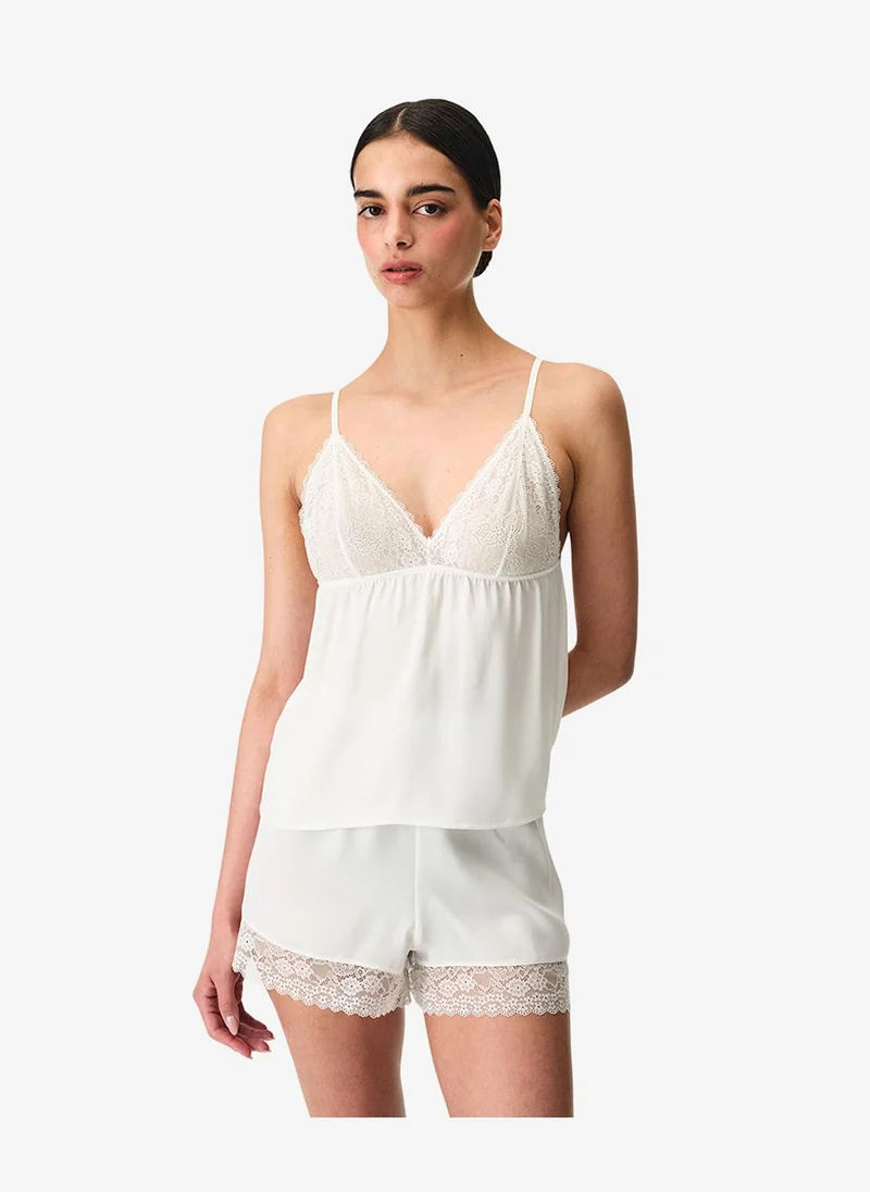 بنتي Women Bridal Charming Sleeveless Shorts White Set
