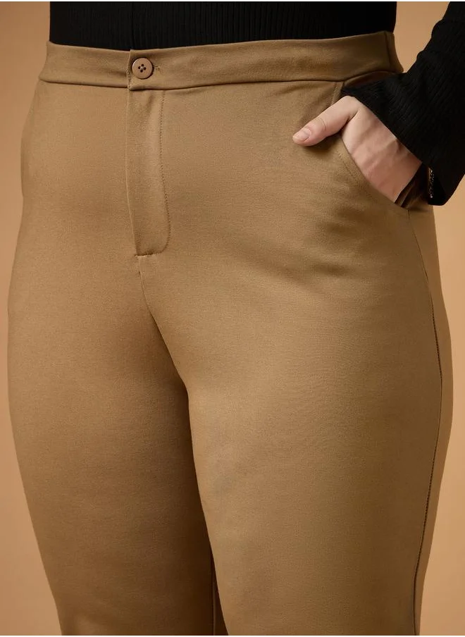 SASSAFRAS Plus Size Solid Mid Rise Slim Fit Pants by Styli
