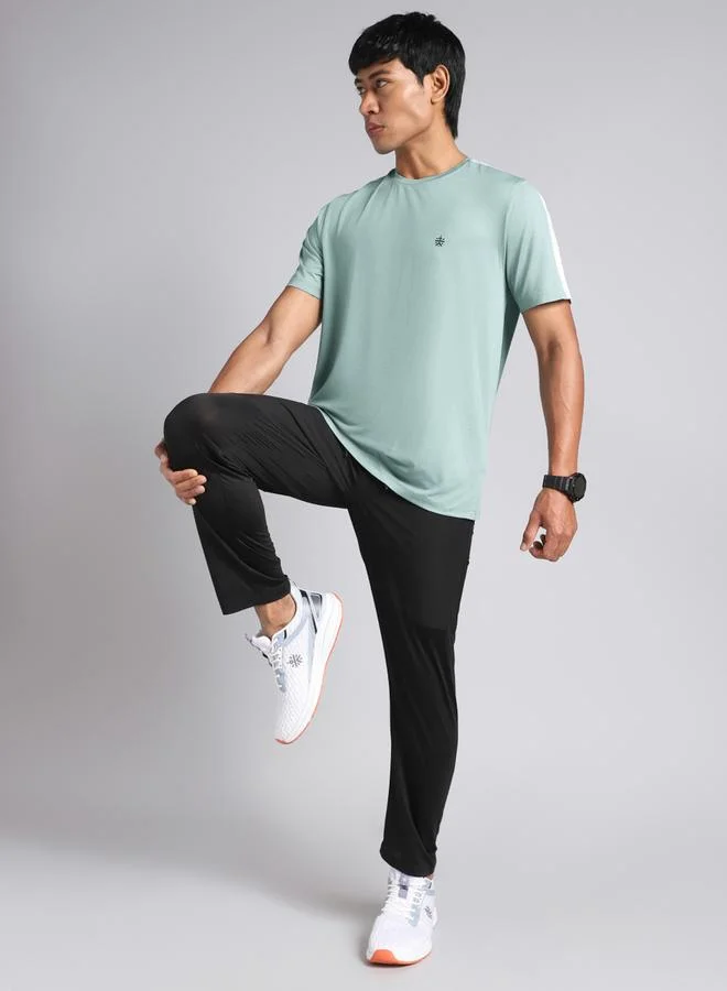 كالت تيشرت رياضي قصة مريحة بمسامات تهوية