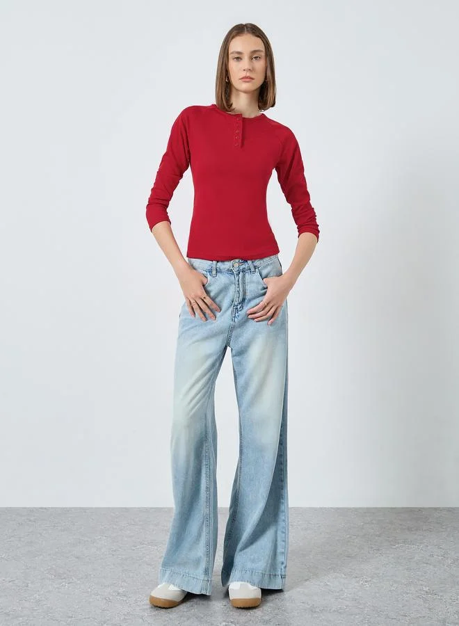 ستايلي تيشيرت مضلع بياقة هينلي