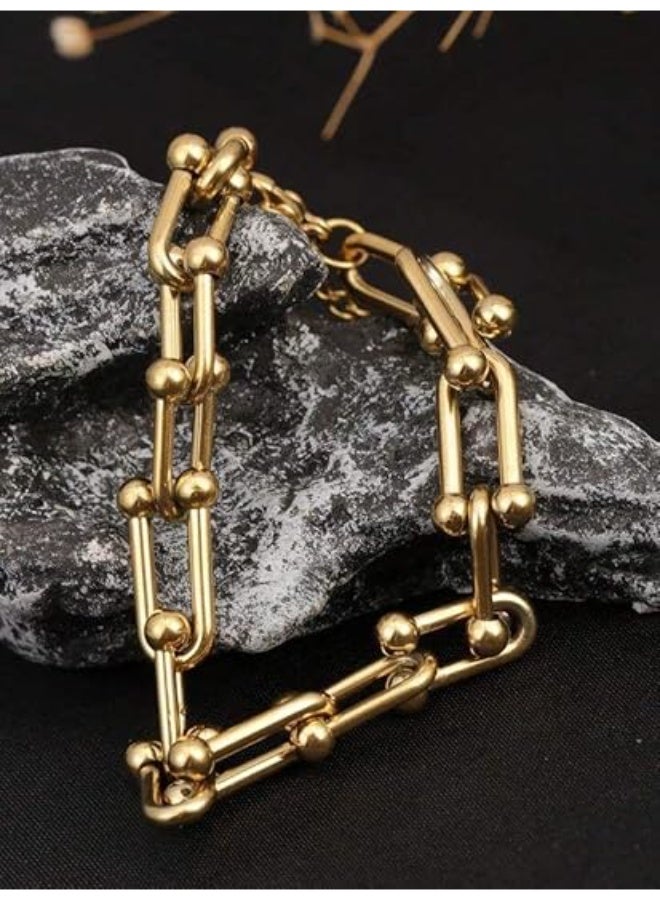 UShop A stylish and modern bracelet with distinctive interlocking links from U-Shop, crafted from 18k gold-plated stainless steel, featuring a luxurious gold clasp and chain. Perfect as a gift for women. - Image 4