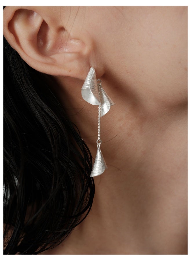 NeeMee Curled Leaf Hanging Wind Chime Earrings - Image 1