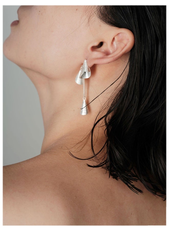 NeeMee Curled Leaf Hanging Wind Chime Earrings - Image 3