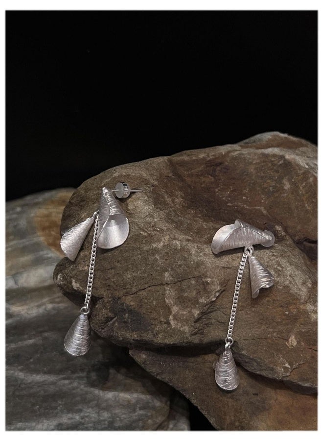 NeeMee Curled Leaf Hanging Wind Chime Earrings - Image 2