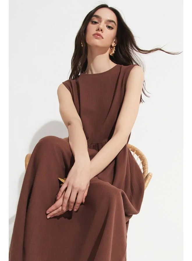 جون June Sleeveless Crew Neck Cotton Dress Brown