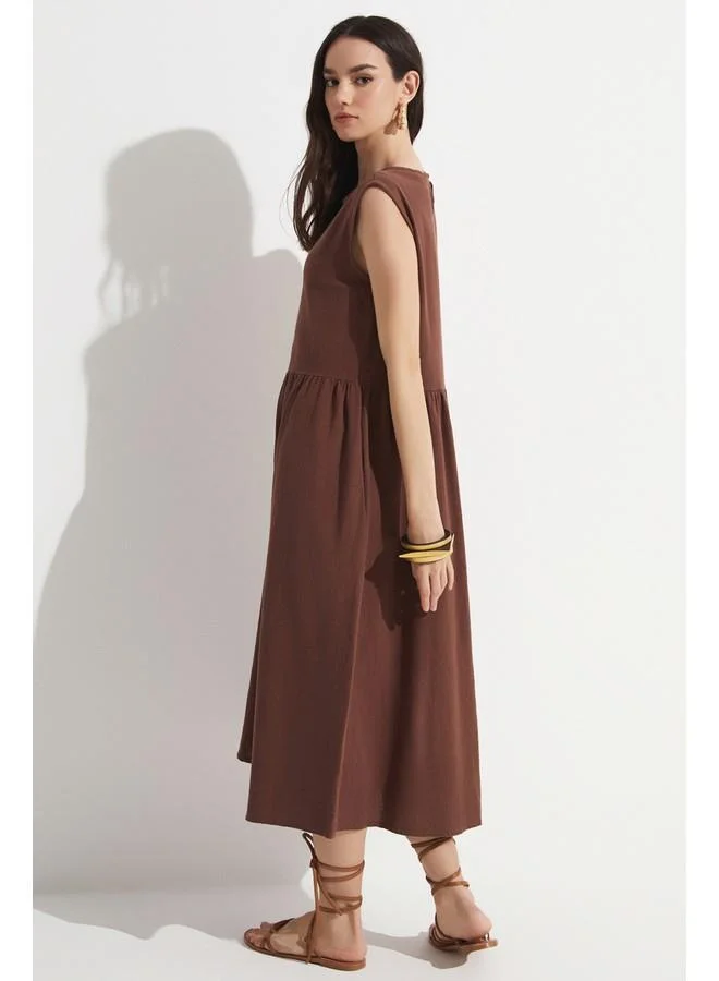 جون June Sleeveless Crew Neck Cotton Dress Brown