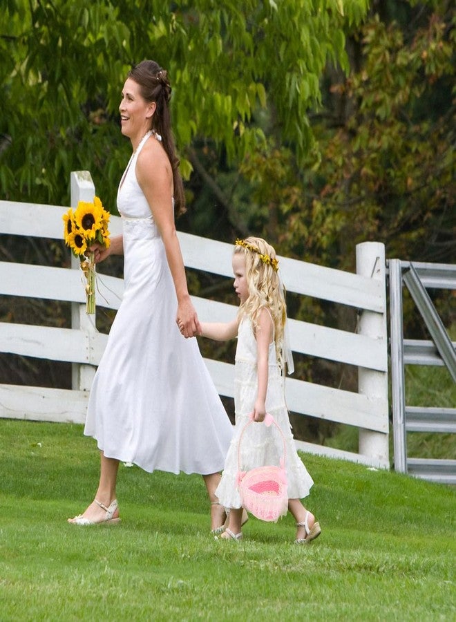 أونومور سلة زهور وردية اللون من Unomor، سلة زهور زفاف على شكل قلب مع فيونكة من الدانتيل وحامل بتلات منسوجة يدويًا لتزيين حفل الزفاف - Image 3