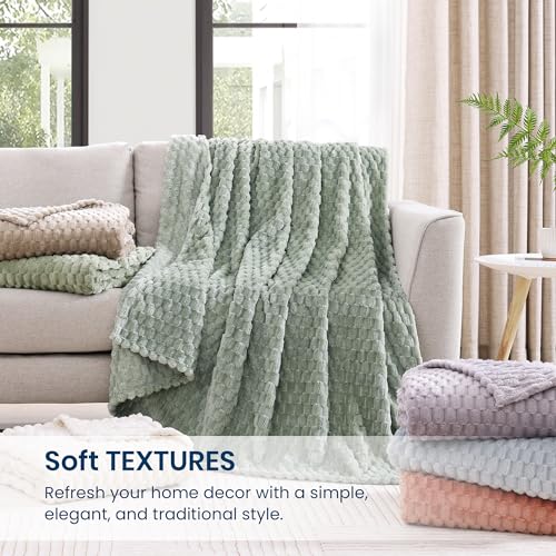 Monbix Light Sage Green Fleece Throw Blanket for Couch- Room Decor Soft Cozy Blankets for Women, Lightweight Fleece Flannel Bed Blanket Suitable for All Seasons(50"×60",Light Sage Green) - Image 5