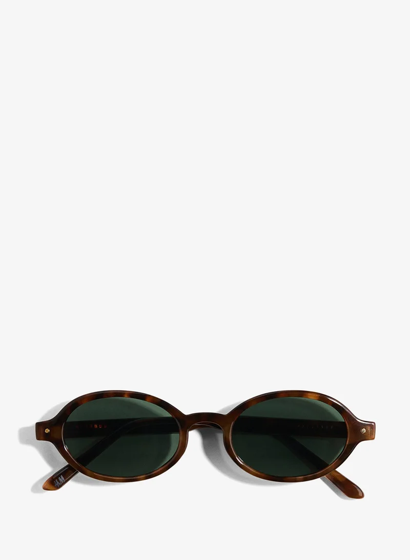 Oval sunglasses
