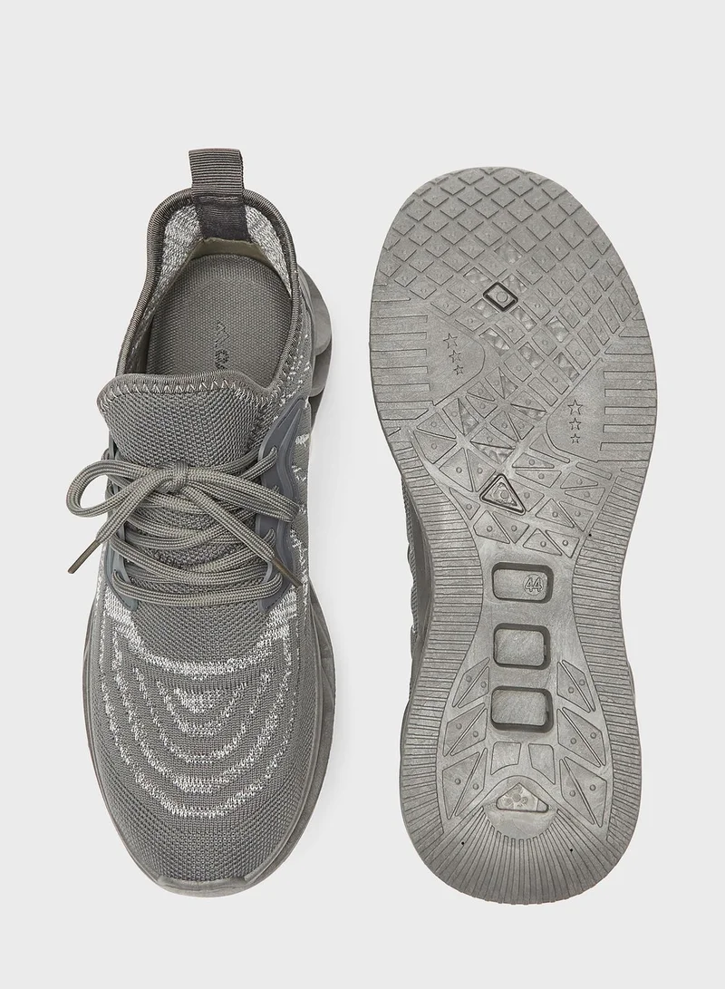 شو اكسبرس Lace Up Low Top Sneakers