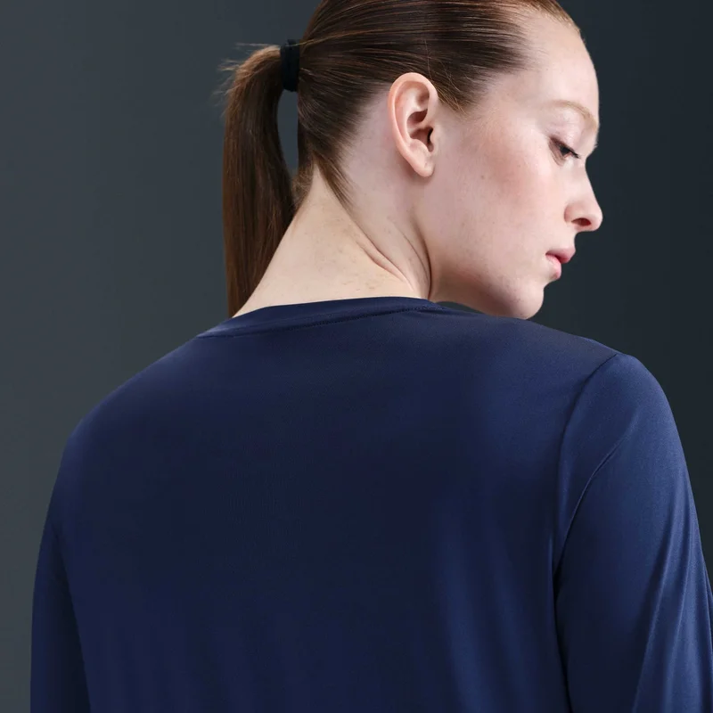 نايكي تيشيرت ون كلاسيك دراي-فت للنساء