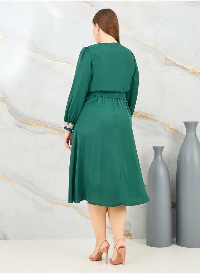 Plus Lace Detail V Neck A-Line Midi Dress - pzsku/ZF979EC792EA2645CD31EZ/45/_/1709830452/221daf62-352b-45e5-b8b4-c4ba40081e1f