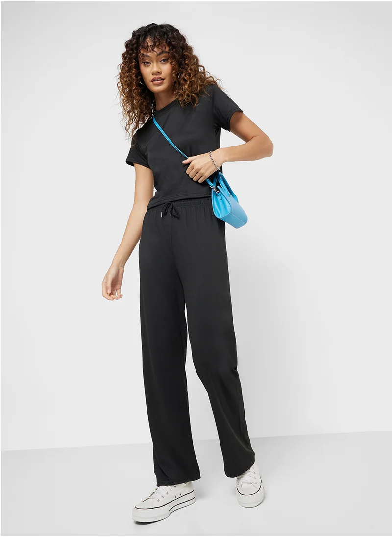 جينجر Fitted T-Shirt & Drawstring Pant Lounge Set