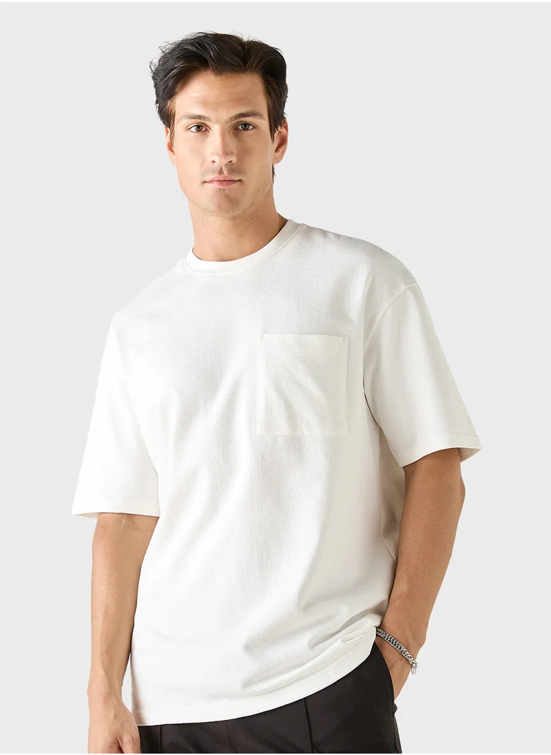 ايكونيك Iconic Textured T-shirt with Chest Pocket