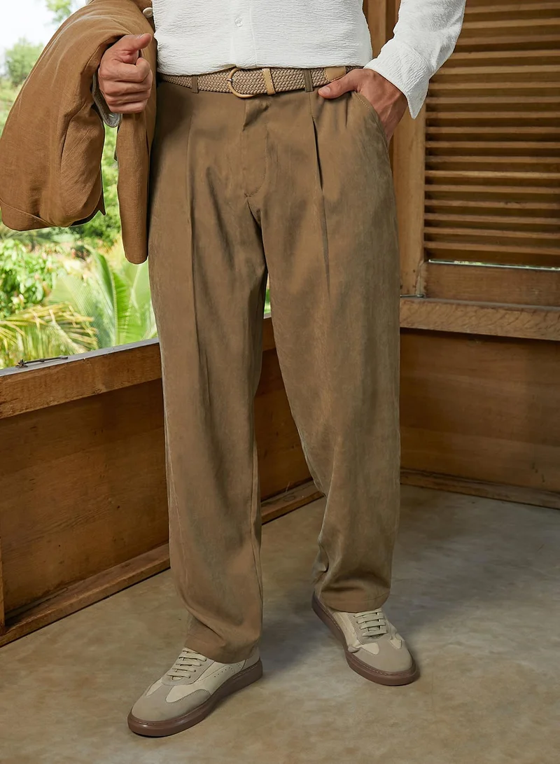 Campus Sutra Men's Wood Brown Straight-Fit Pleated Tailored Trousers For Casual Wear | Mid-Rise | Straight Fit | Button Closure | Trousers Crafted With Comfort Fit For Everyday Wear