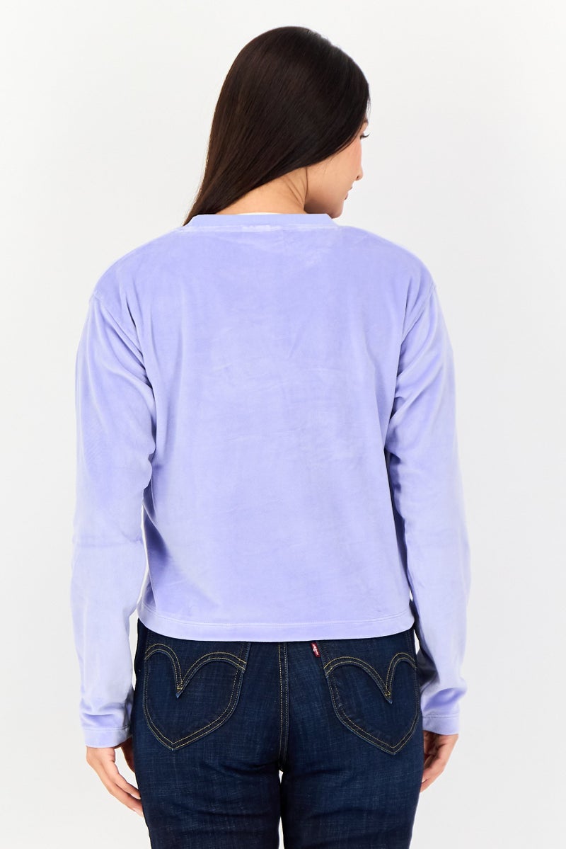 Juicy Couture سويت شيرت نسائي بأكمام طويلة بياقة دائرية وشعار العلامة التجارية، ليلك - Image 4