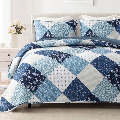 Exclusivo Mezcla Reversible Boho Quilt Set Queen Size, 3 Pieces Patchwork Blue All Season Bedspreads, Ultra Soft Floral Coverlet Bedding Set with Printed Pattern (1 Quilt, 2 Pillow Shams) - Image 1