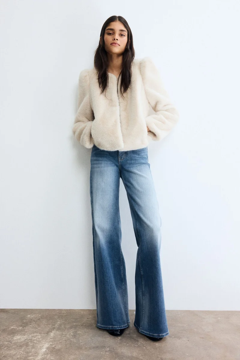 اتش اند ام جينز بخصر عالي وقصّة واسعة