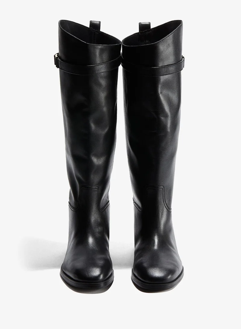 اتش اند ام حذاء جلد بساق يصل للركبة