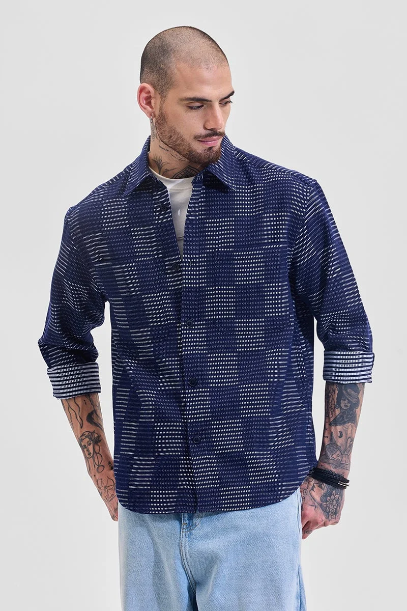 سنيتش قميص أزرق داكن هندسي بقصة مريحة