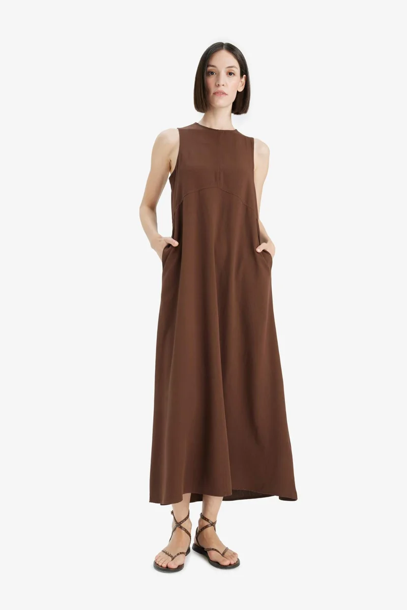 ديفاكتو Crew Neck Linen Blend Sleeveless Maxi Dress