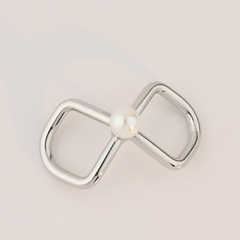 Ru Mo 8-Shaped Silk Scarf Buckle with Pearl and Metal, Multi-Functional Square Accessory for Women - Image 1