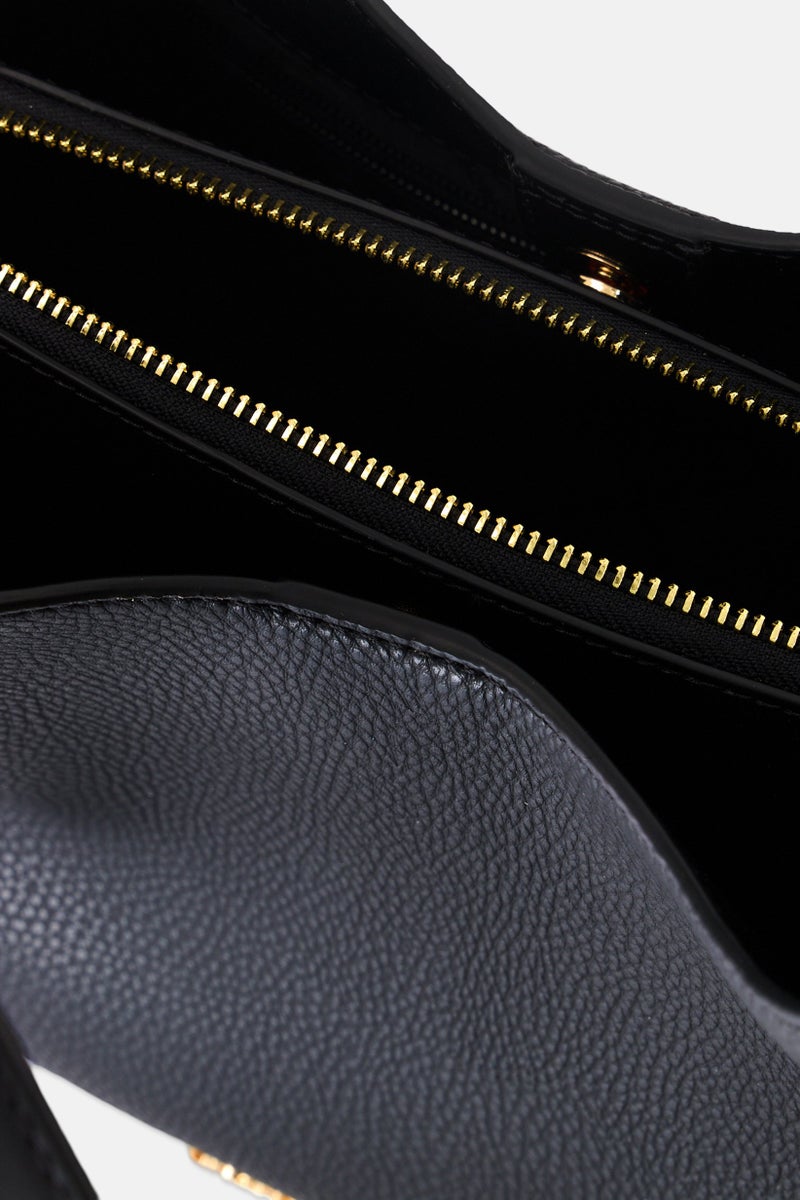 Michael Kors Women Brand Logo Hobo Bag 26 H x 36 L x 11 W cm, Black  - Image 4