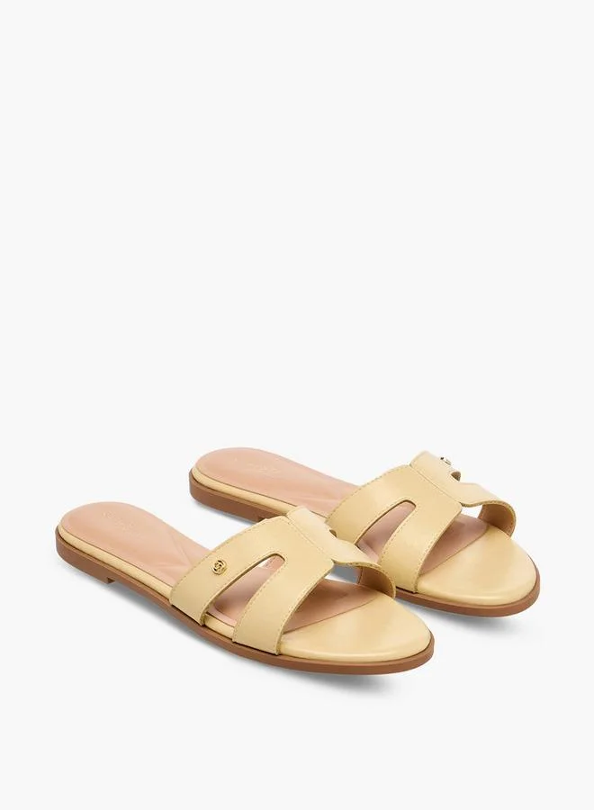 سيليست Women Cut-Out Detail Flat Sandals