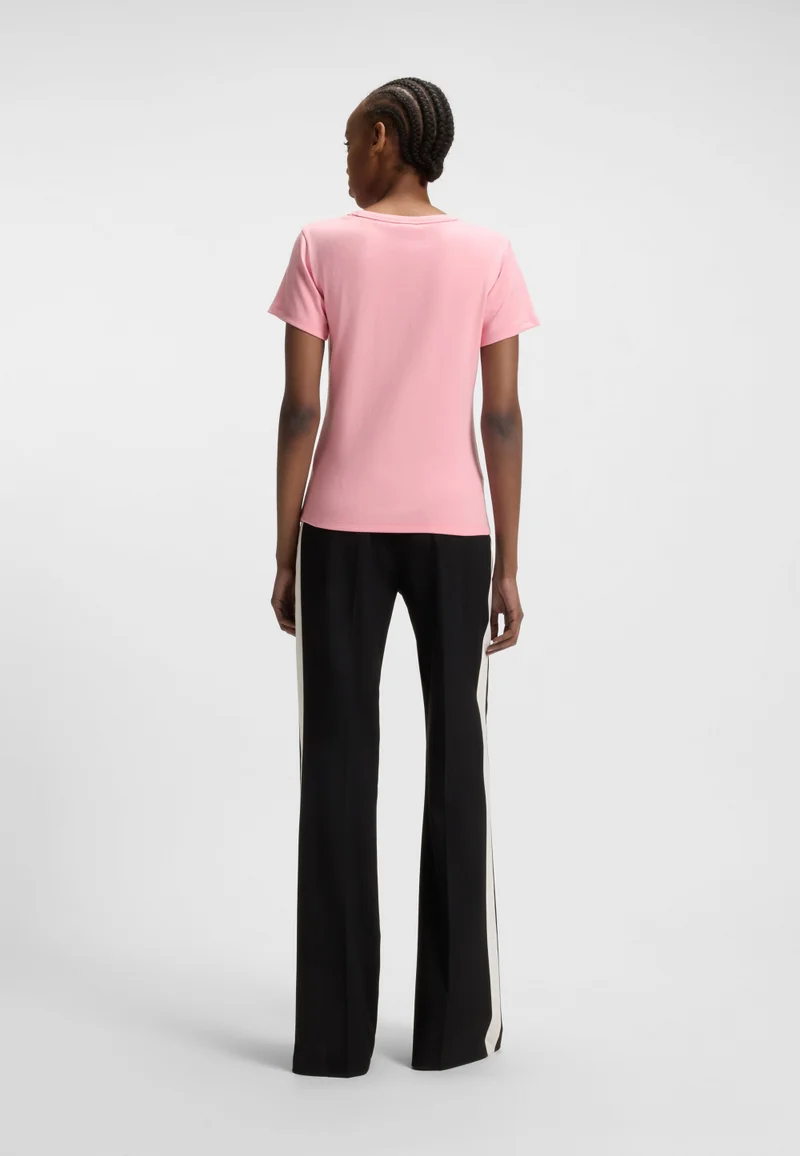 هوجو تيشيرت قطن مطرز بشعار مكدس