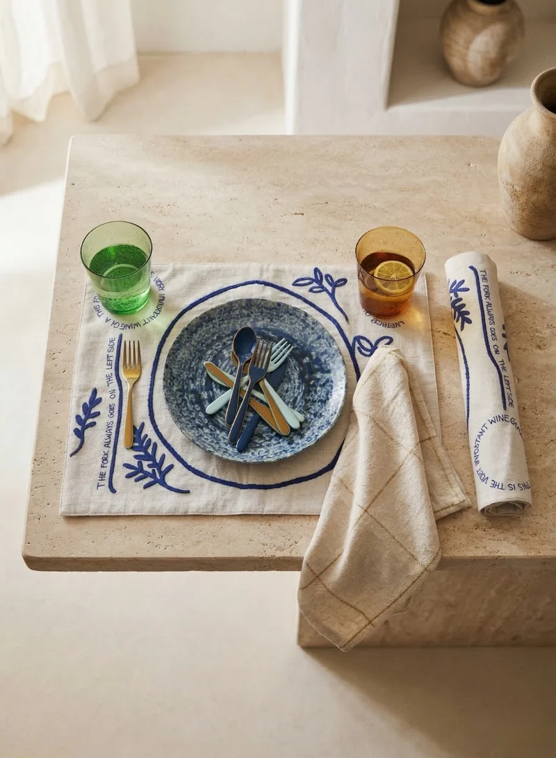 سوق الزعفران مفرش قطني وكتاني مطرز