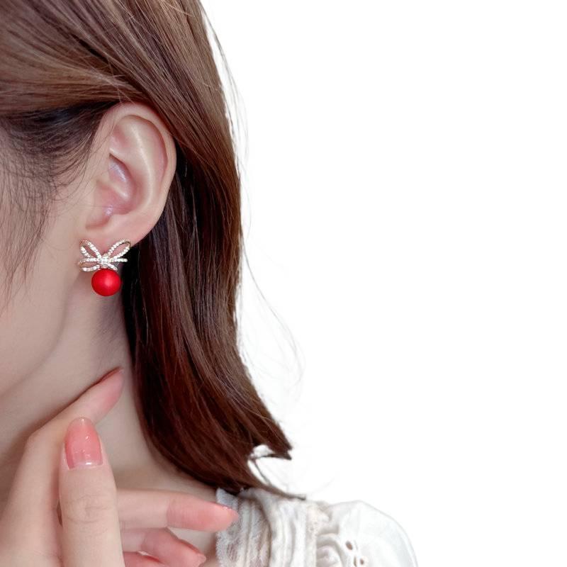 Pearl Earrings with Lightweight Huggie Profile for Daily Wear and Elegant Styling - Senko Aura - Image 5
